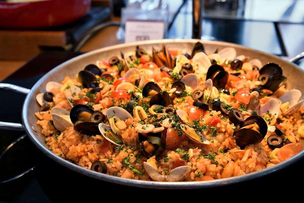 Nagoya Prince Hotel Sky Tower Restaurant foto Seafood paella