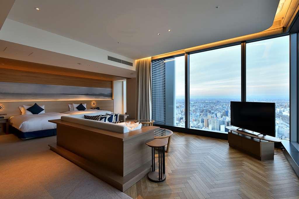 Nagoya Prince Hotel Sky Tower Kamer foto A guest room at the hotel