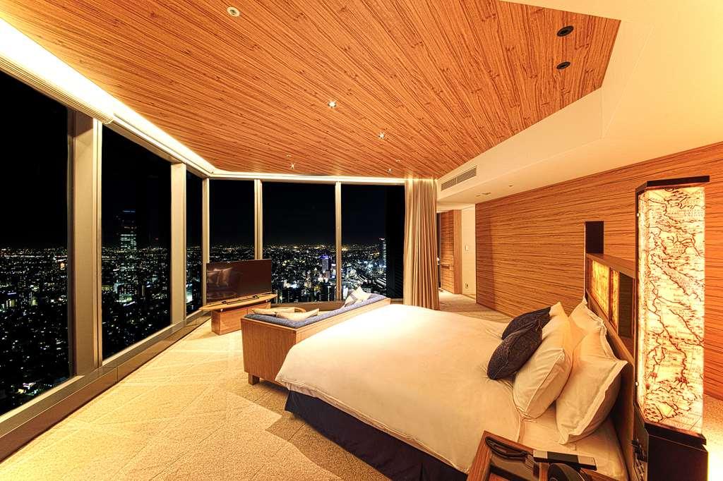 Nagoya Prince Hotel Sky Tower Kamer foto A bedroom at the Ritz-Carlton, Osaka