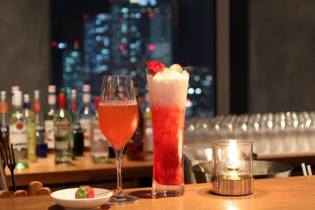 Nagoya Prince Hotel Sky Tower Kamer foto A cocktail at the bar